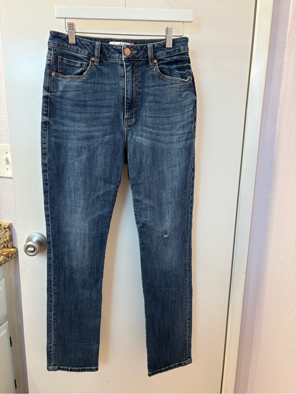 CAbi Straight-Leg Jeans in Dark Blue Wash Like New